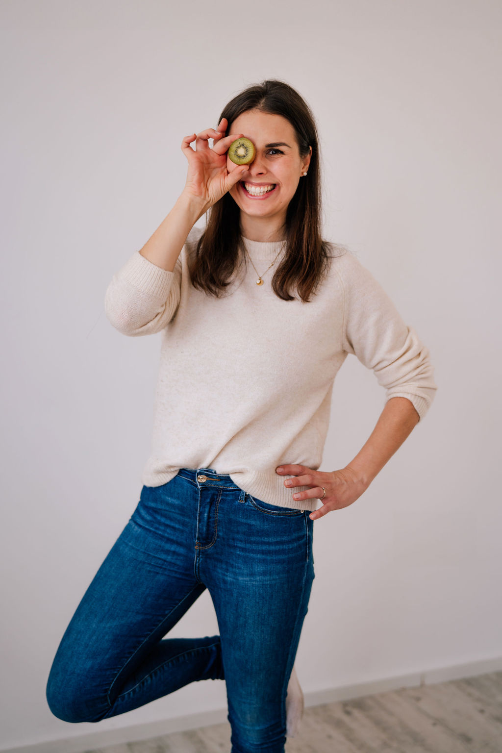 Verena_mit_Kiwi_Hochformat